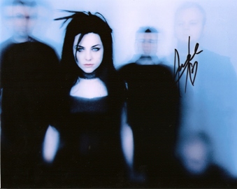 AMY LEE SIGNED 8 x 10 Inch COA EVANESCENCE Autograph Photo
